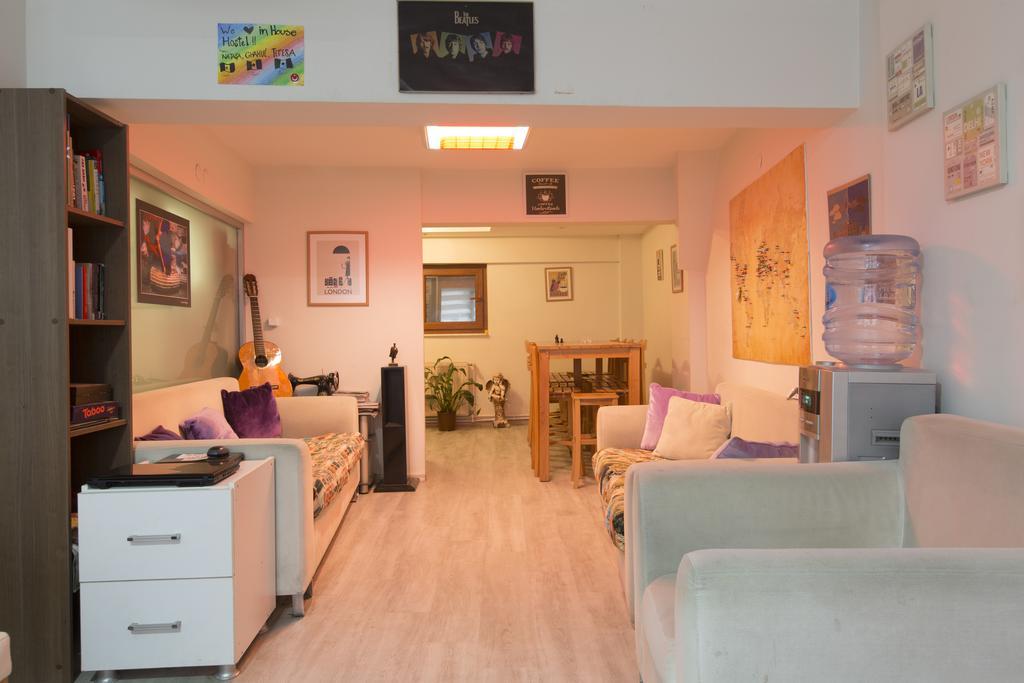 In House Hostel 伊兹密尔 外观 照片